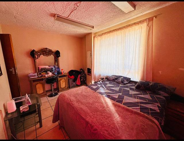 3 BEDROOM APARTMENT FOR SALE IN SUNNYSIDE